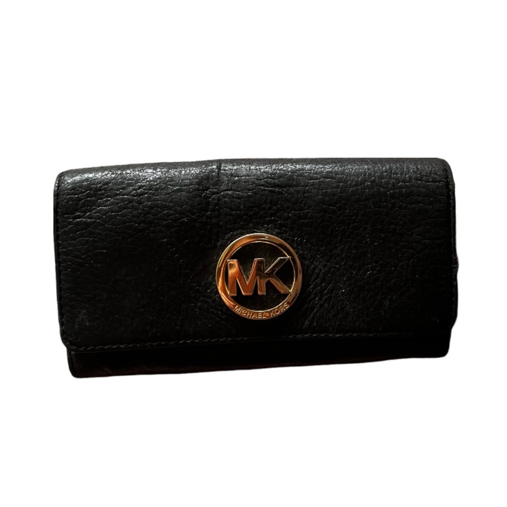 Micheal Kors Black Leather Zip Wallet With Gold Detailing